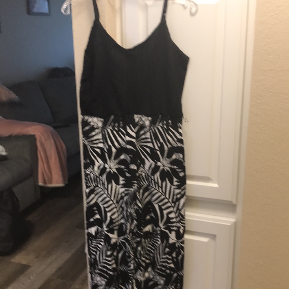 3 for $15 🦋🦋 AUW ( AS You Wish) black and white jumpsuit - Picture 7 of 8